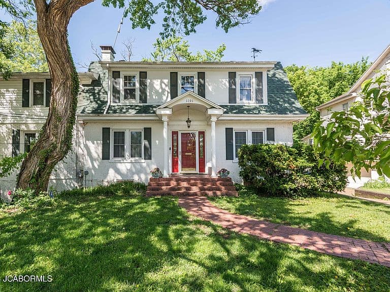 Listing photo 3