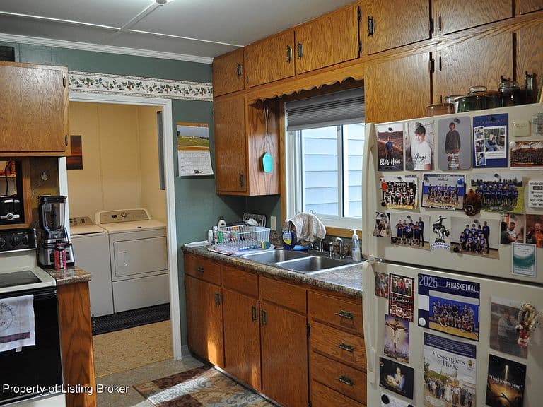 Listing photo 5