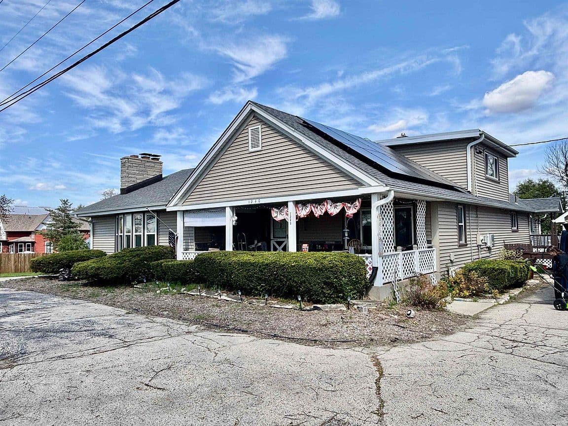 Primary listing photo