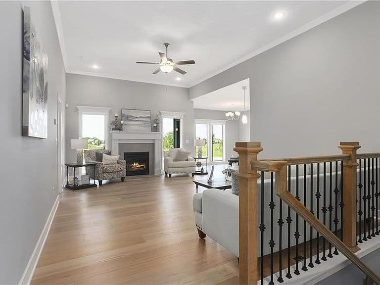 Listing photo 2