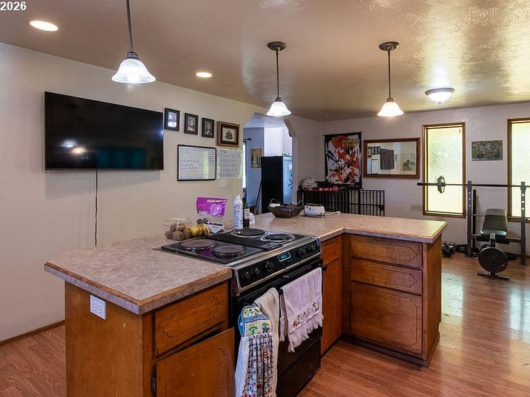 Listing photo 5