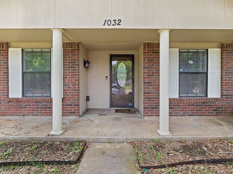 Listing photo 4