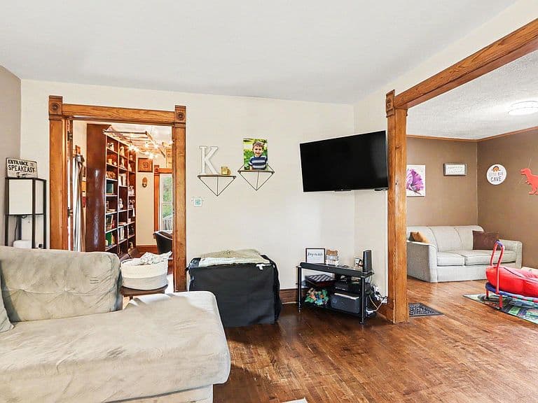 Listing photo 4