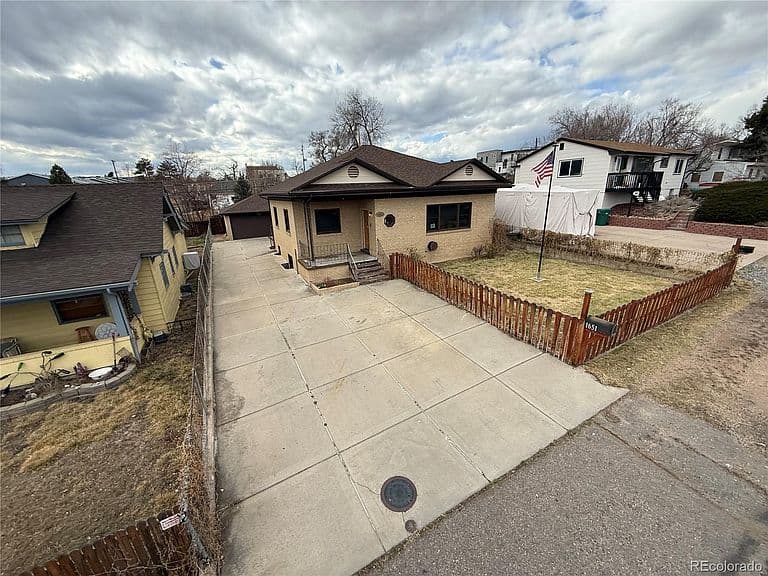 Listing photo 4