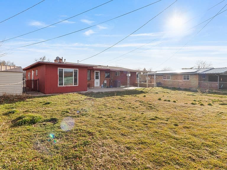 Listing photo 5