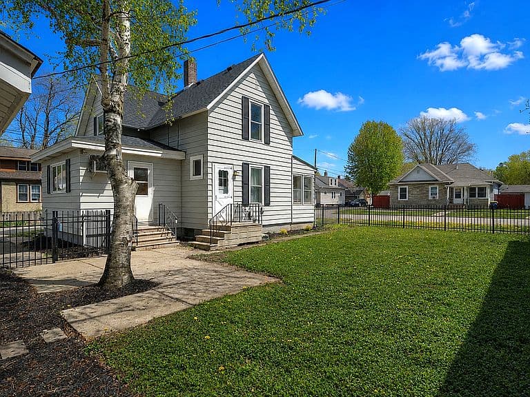 Listing photo 4