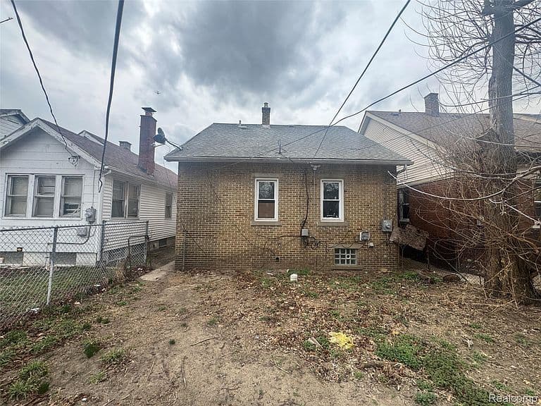 Listing photo 5