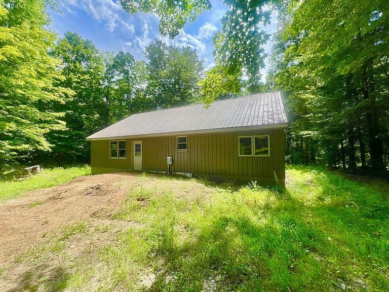Listing photo 4