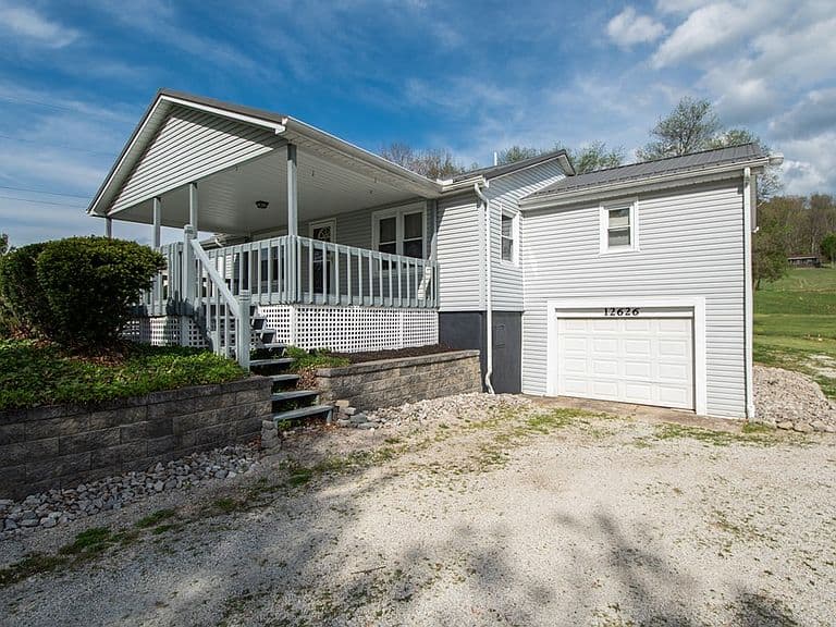 Listing photo 4