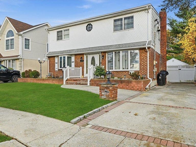 Listing photo 3