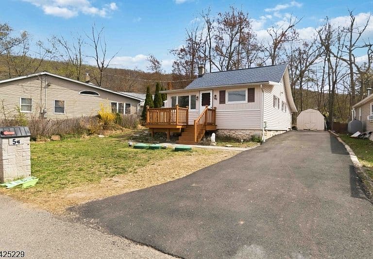 Listing photo 2