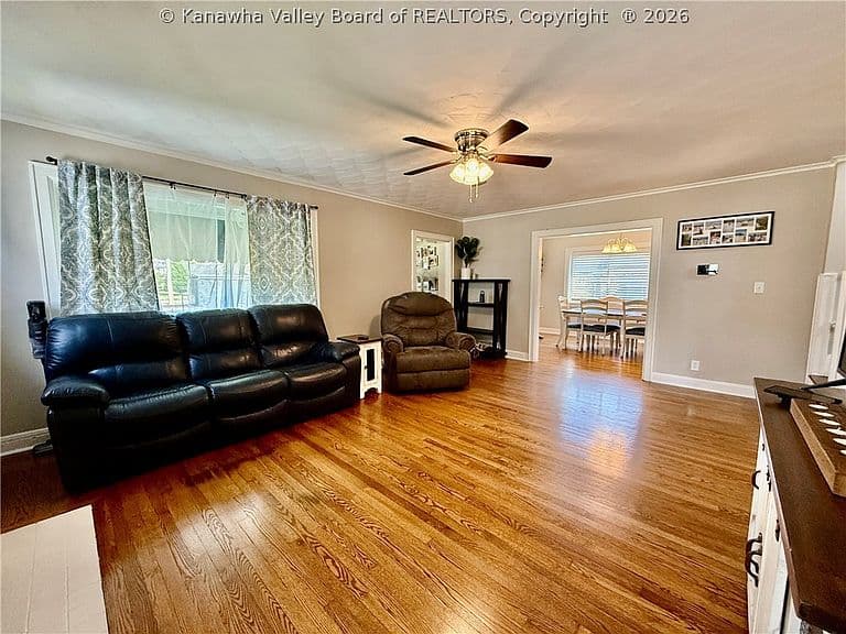 Listing photo 5