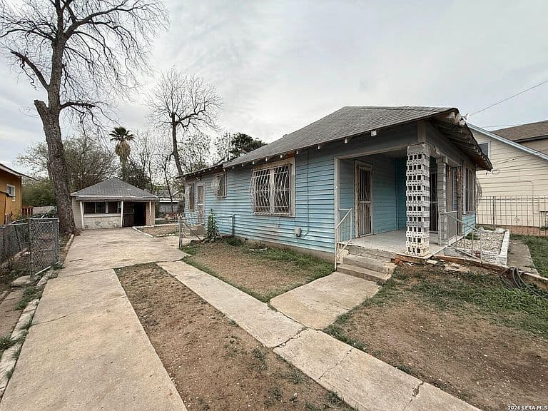 Listing photo 3