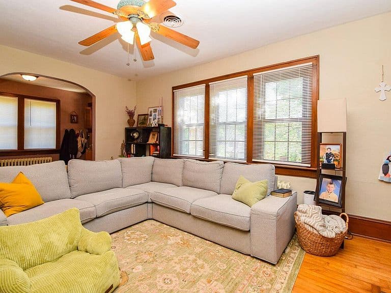 Listing photo 4