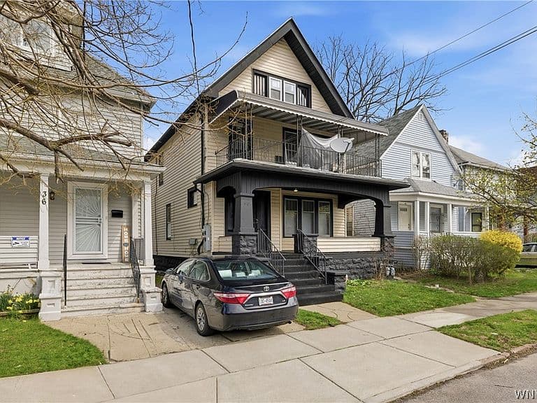 Listing photo 2