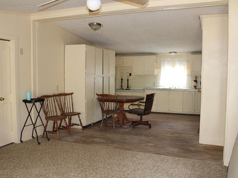 Listing photo 5