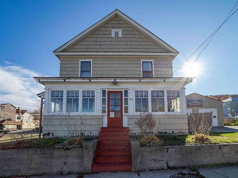 Listing photo 5
