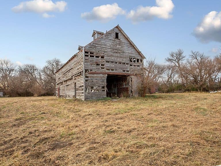 Listing photo 5