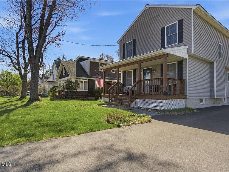 Listing photo 3