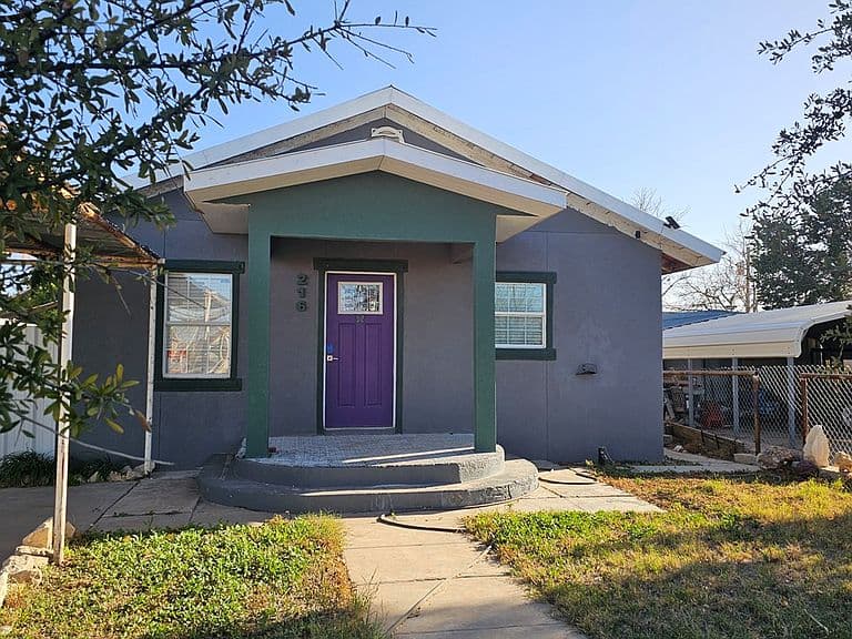 Listing photo 3