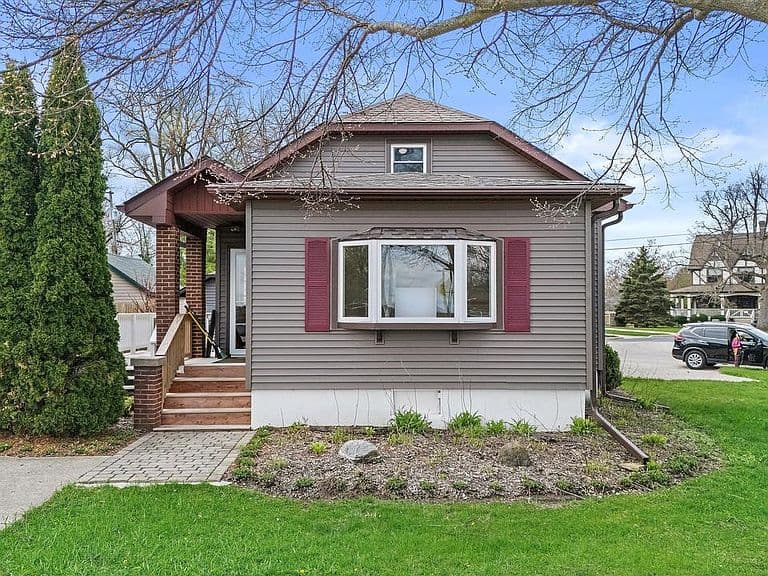 Listing photo 3