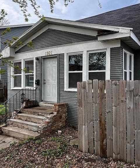 Listing photo 3