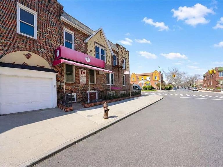 Listing photo 4