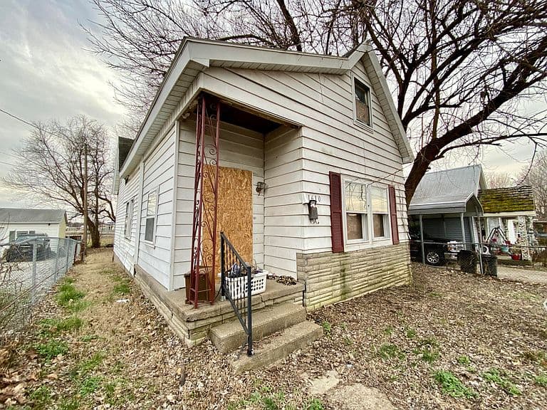 Listing photo 2
