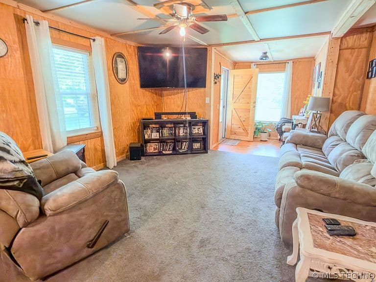 Listing photo 3