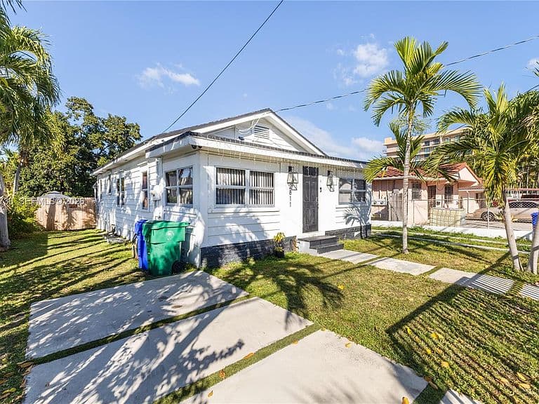 Listing photo 4