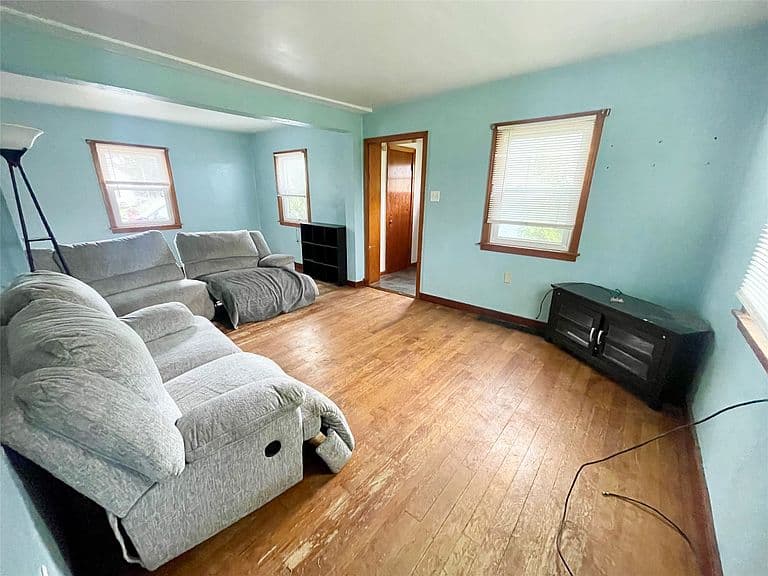 Listing photo 4