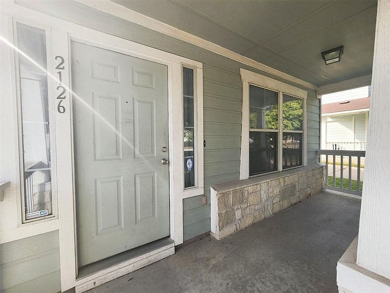 Listing photo 3