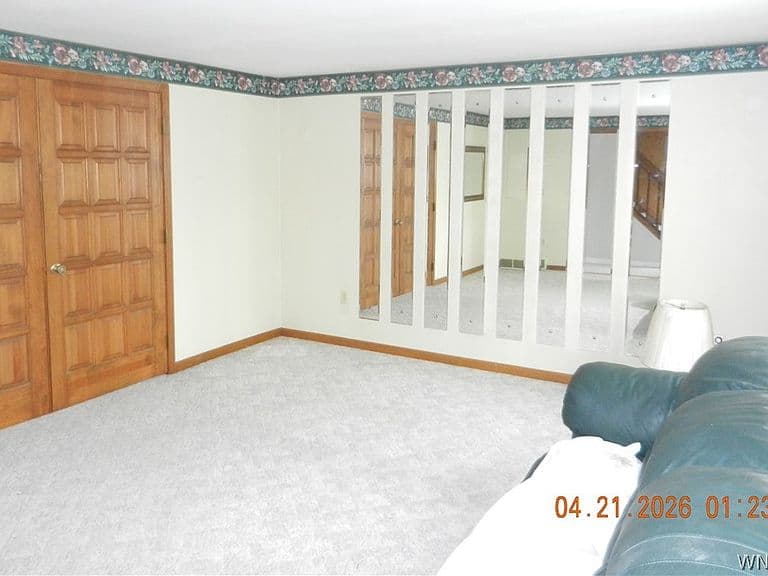 Listing photo 5