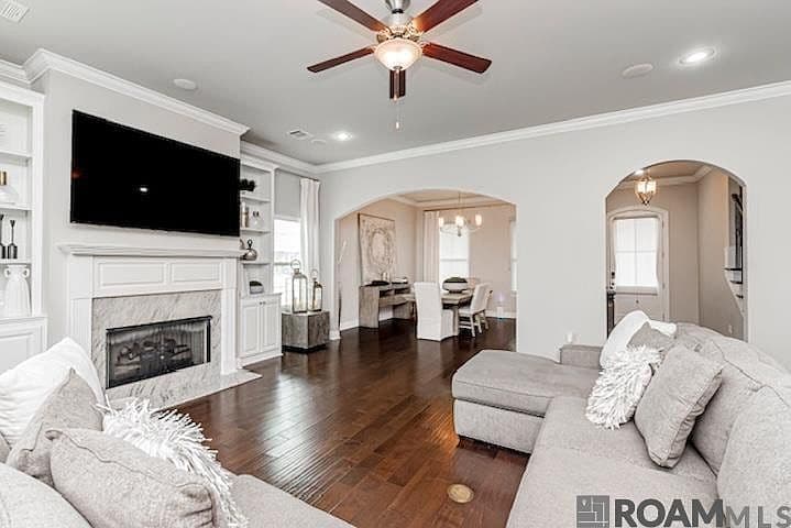 Listing photo 3