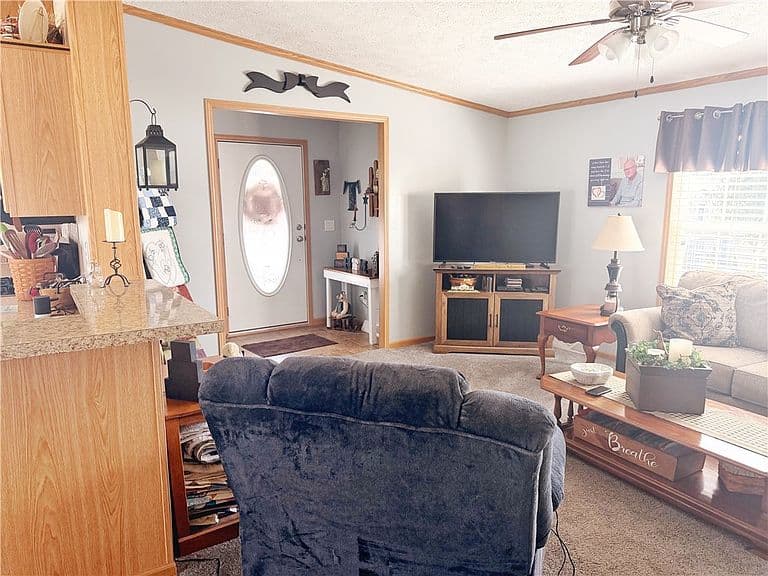 Listing photo 5