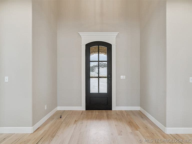 Listing photo 5