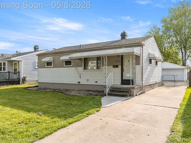Listing photo 3
