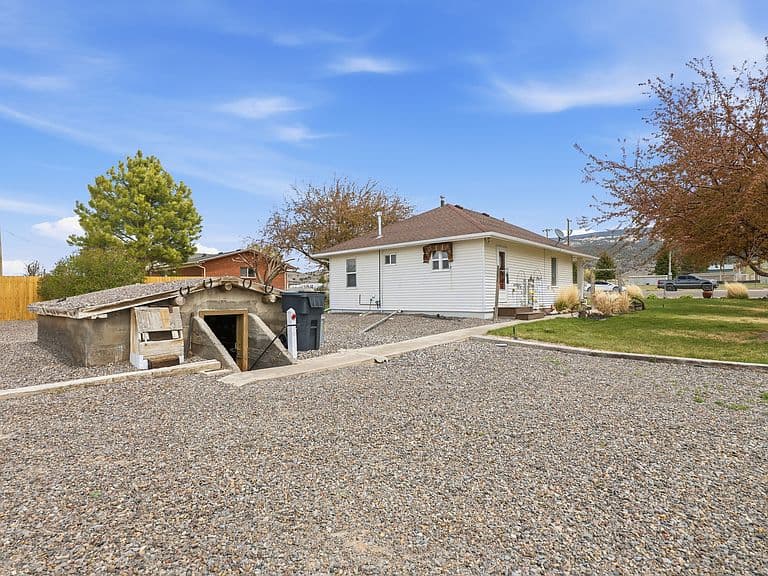 Listing photo 5