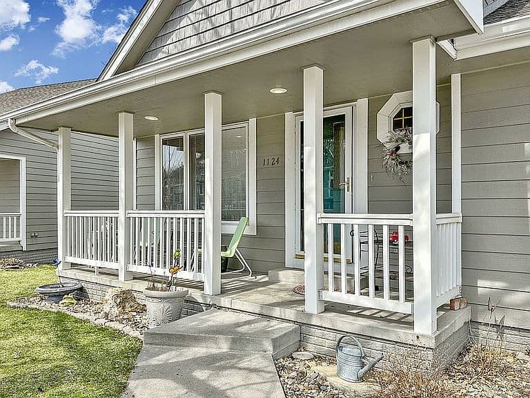 Listing photo 3