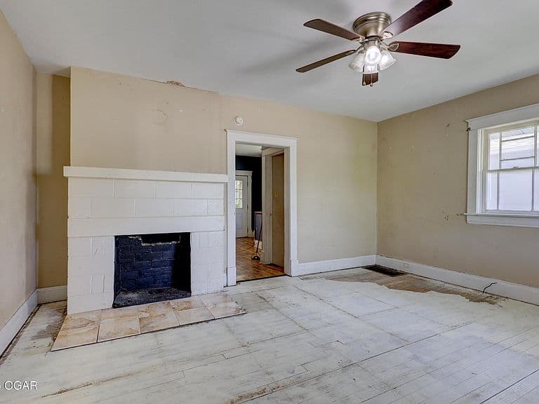 Listing photo 4