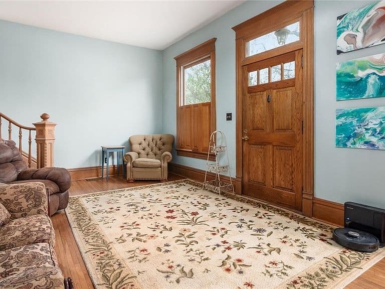 Listing photo 4