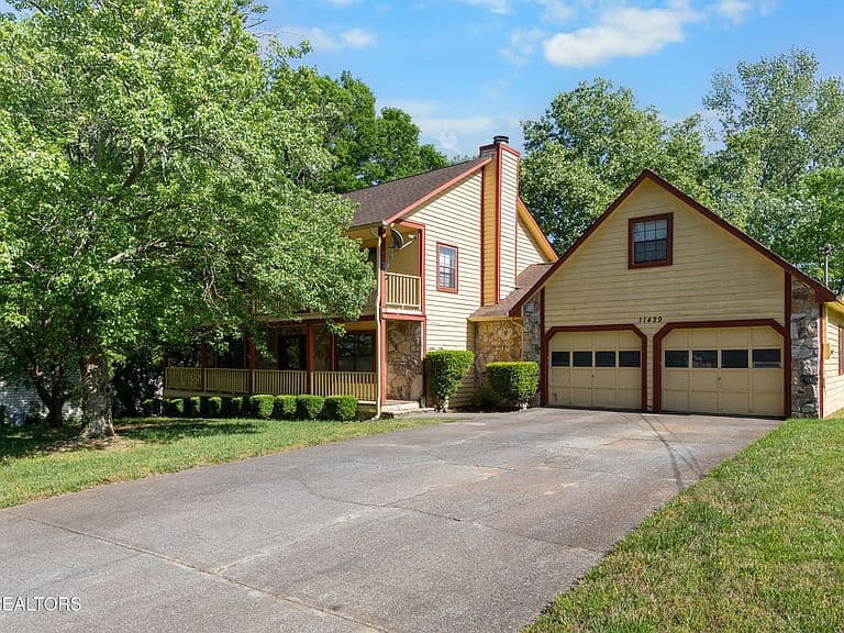 Listing photo 3