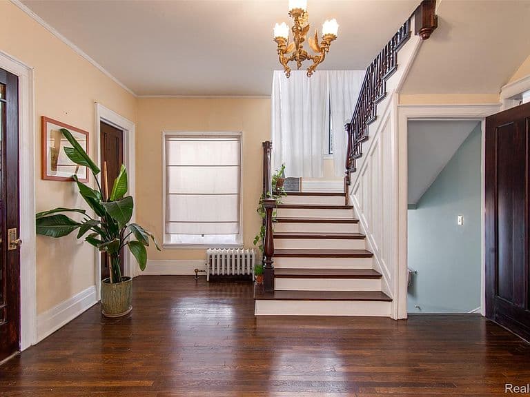 Listing photo 4