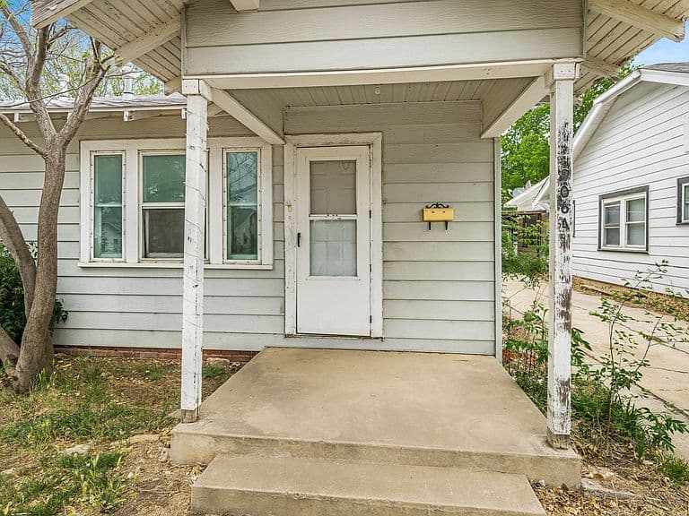 Listing photo 3