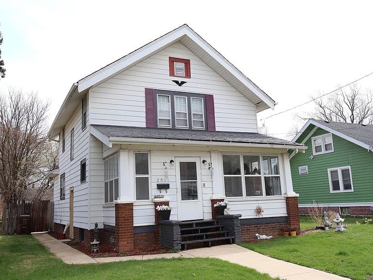 Listing photo 3