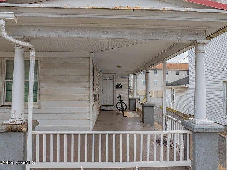 Listing photo 5