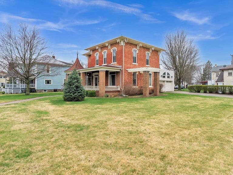 Listing photo 3