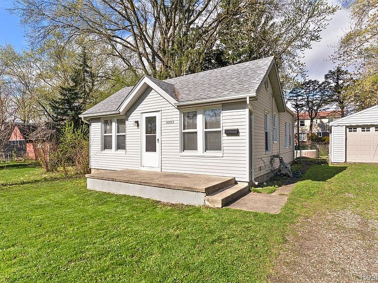 Listing photo 2