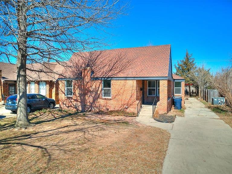 Listing photo 2
