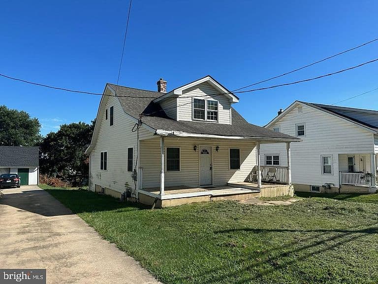 Listing photo 2